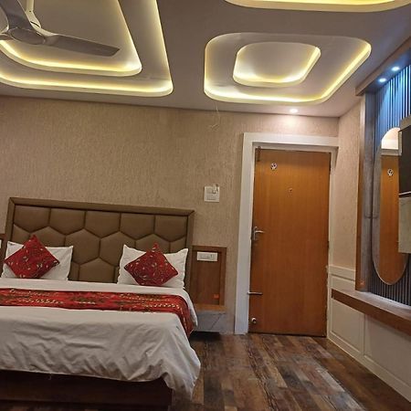 Hotel Manora Palace Srīnagar 外观 照片